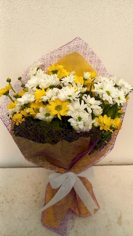 Sar� Beya papatya Buketi